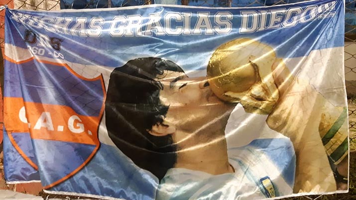 Homenaje a Maradona en Güemes Diego Eterno